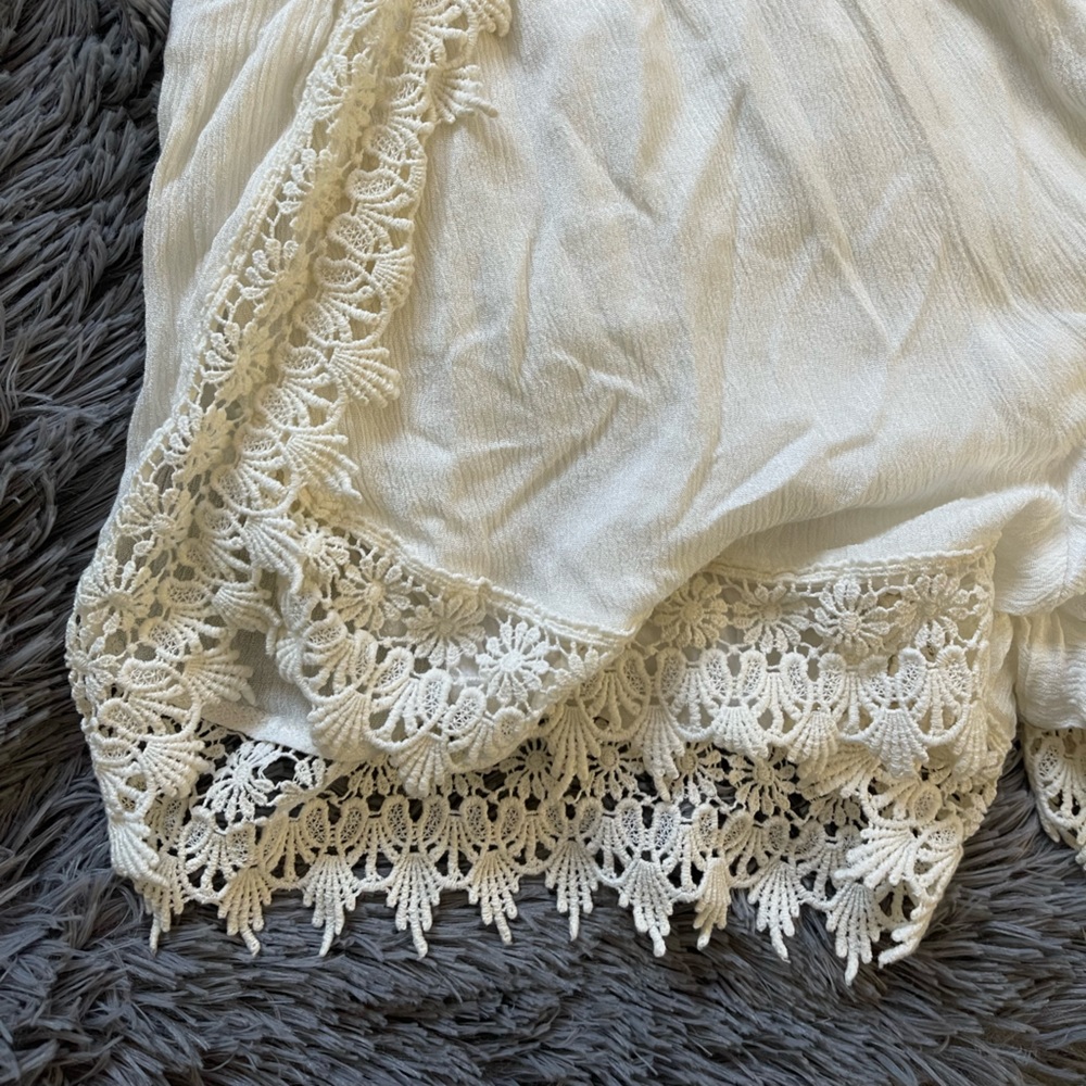 White Fox Lace Romper S - Picture 4 of 4